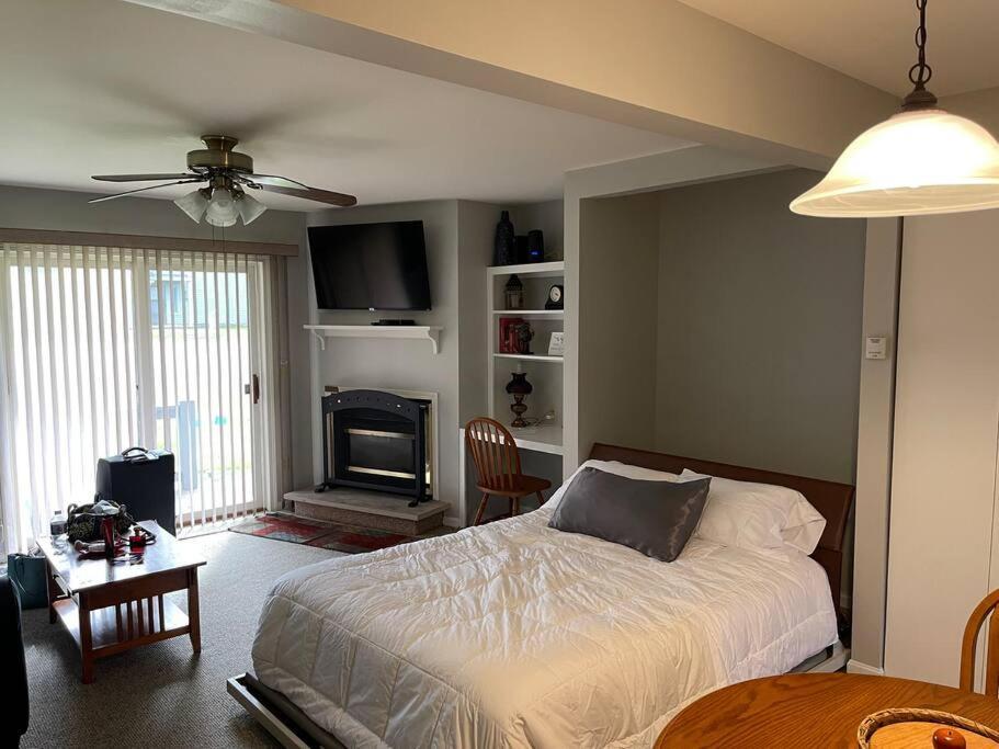 Skiing, Hiking, Village Of Eville Mtn Escape Ellicottville Bagian luar foto
