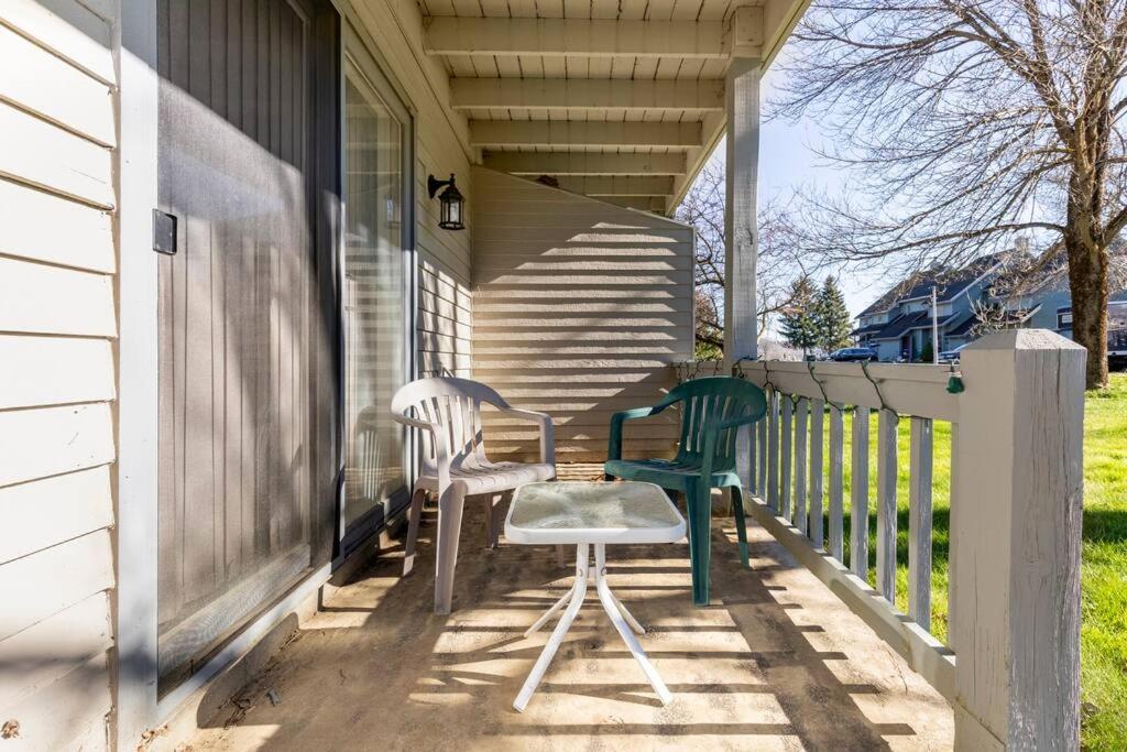 Skiing, Hiking, Village Of Eville Mtn Escape Ellicottville Bagian luar foto