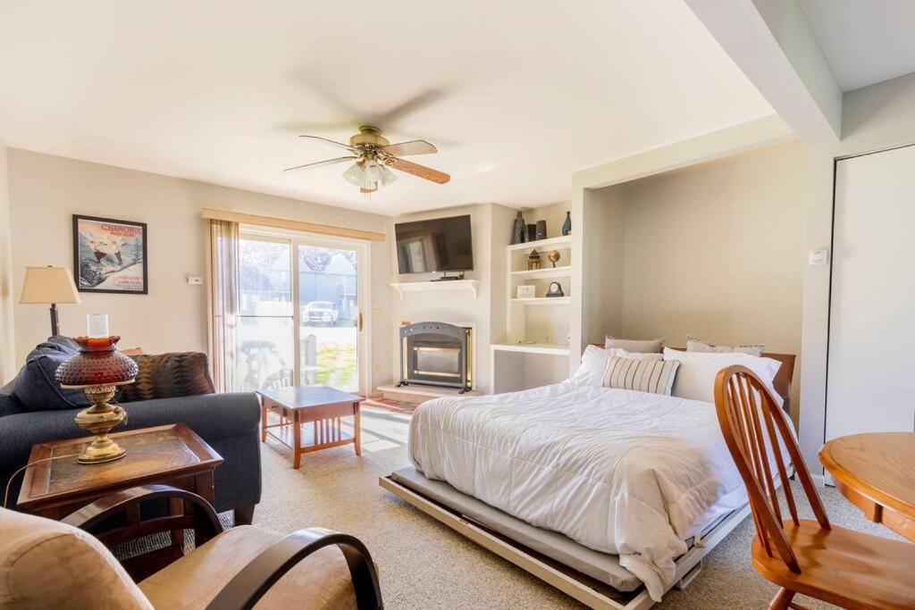 Skiing, Hiking, Village Of Eville Mtn Escape Ellicottville Bagian luar foto