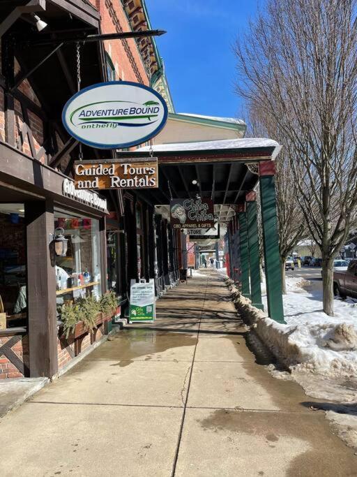 Skiing, Hiking, Village Of Eville Mtn Escape Ellicottville Bagian luar foto